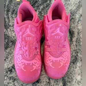 Jordan Zion 3 Basketball Shoes, boys size 1.